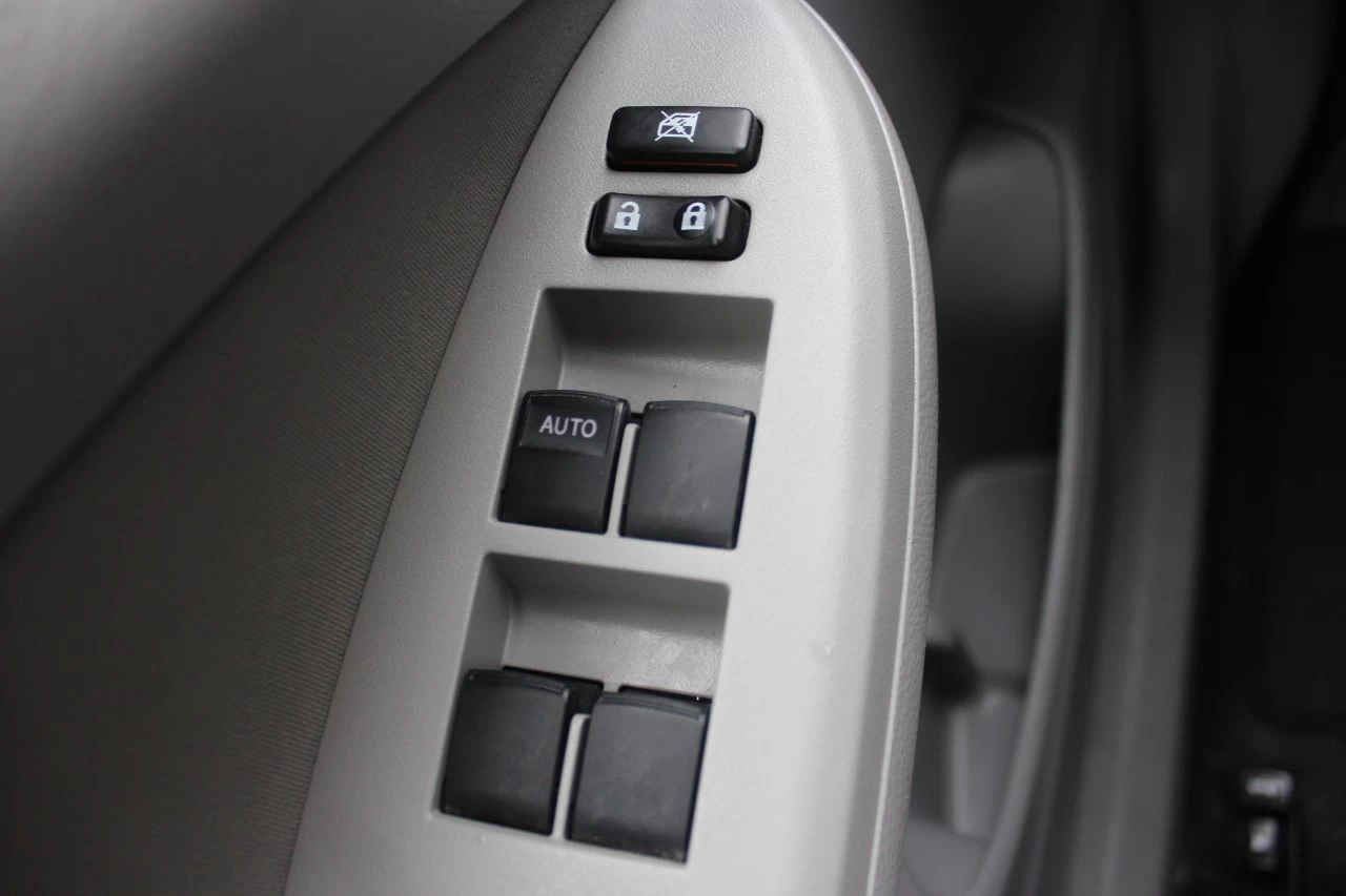 2013 Toyota Corolla CE Image principale