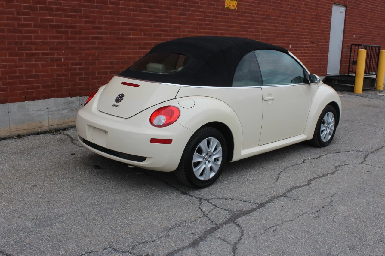 2009 Volkswagen New Beetle Convertible Comfortline Main Image