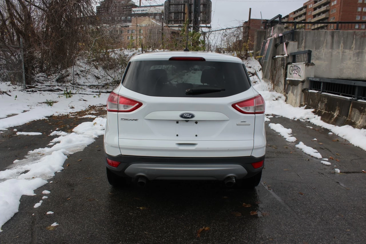 2016 Ford Escape SE Image principale