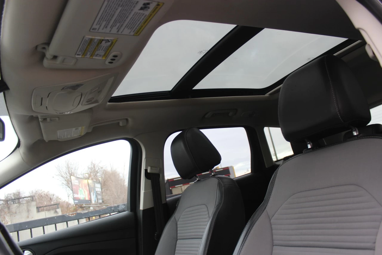 2017 Ford Escape Titanium Image principale