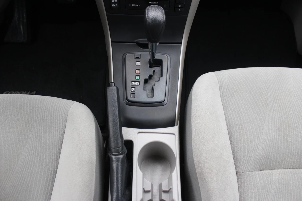 2013 Toyota Corolla CE Image principale