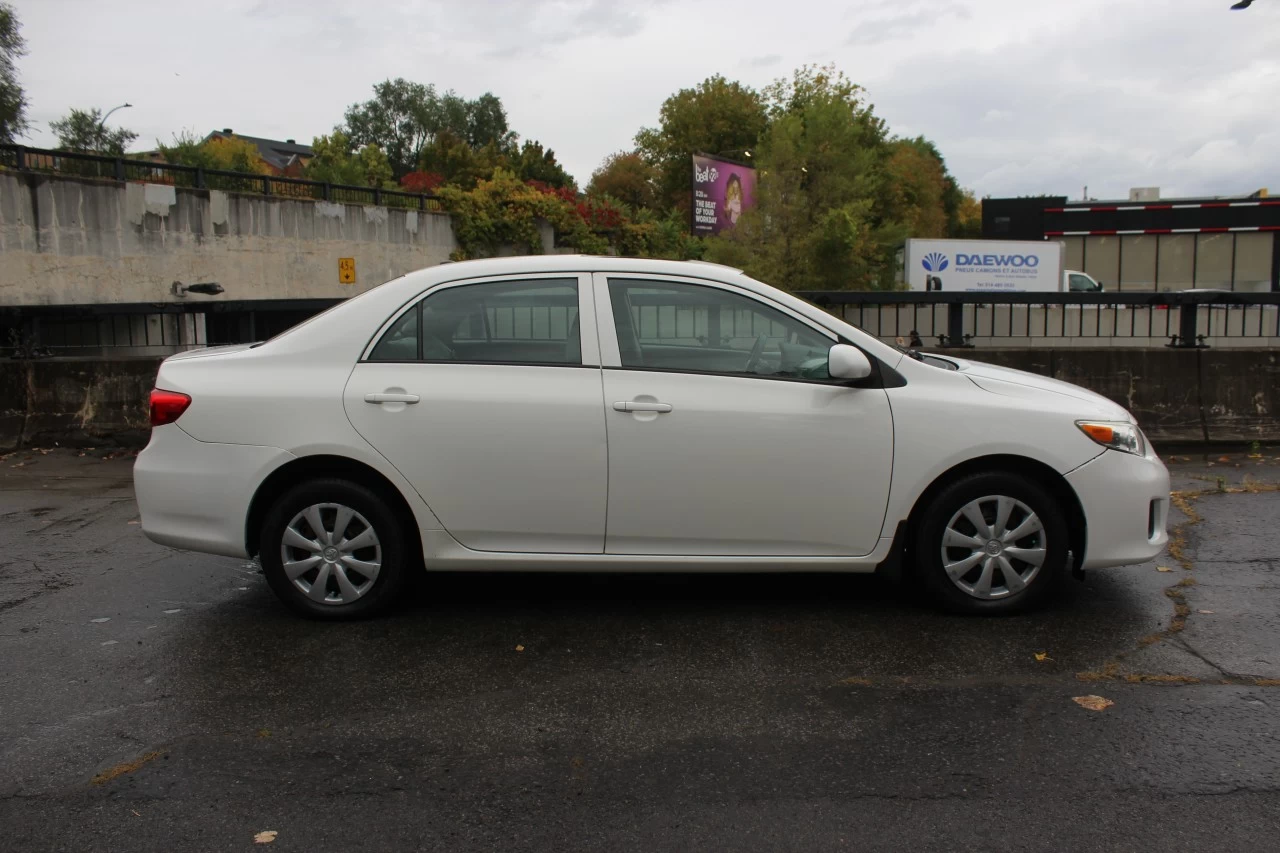 2013 Toyota Corolla CE Image principale