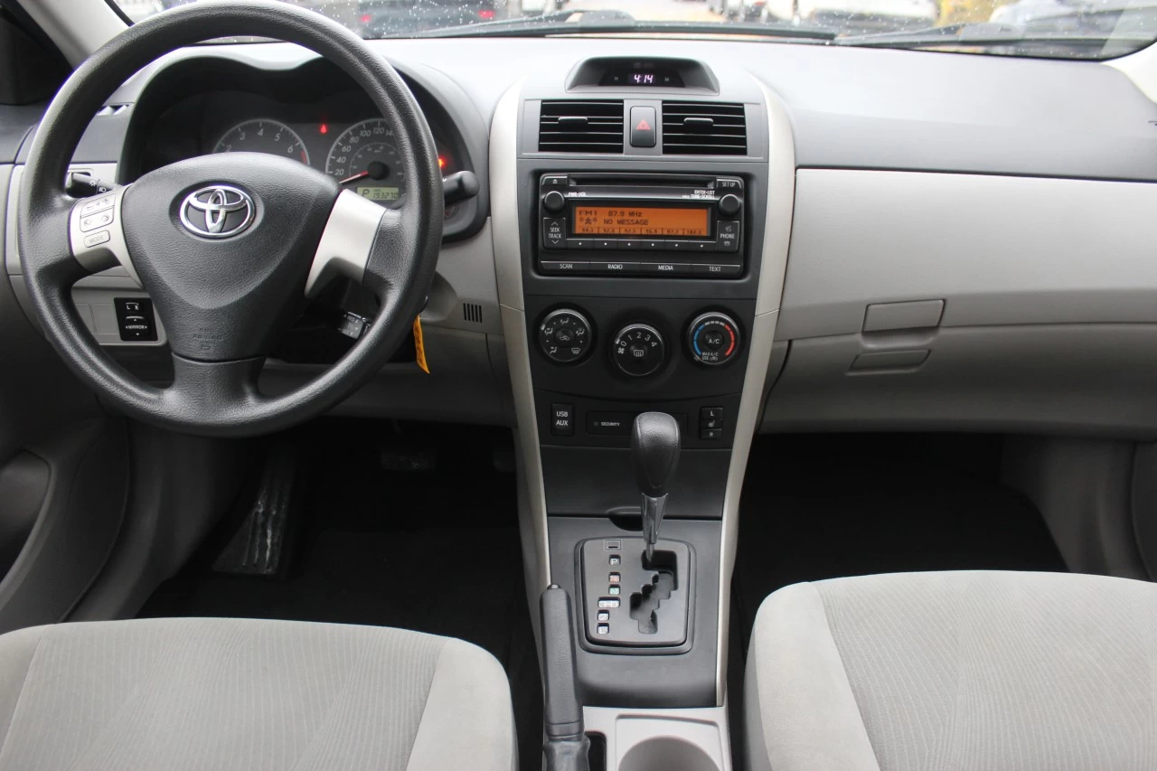 2013 Toyota Corolla CE Image principale