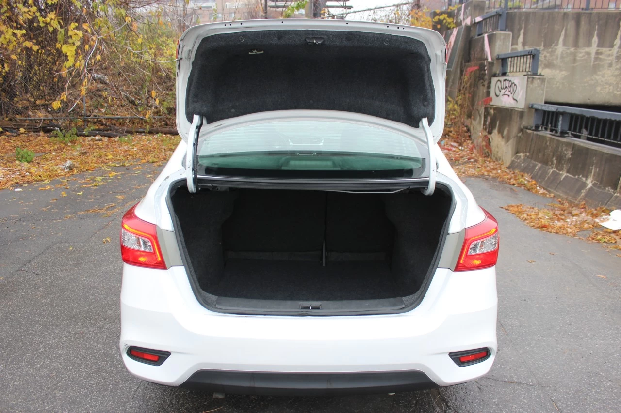 2017 Nissan Sentra SV Image principale