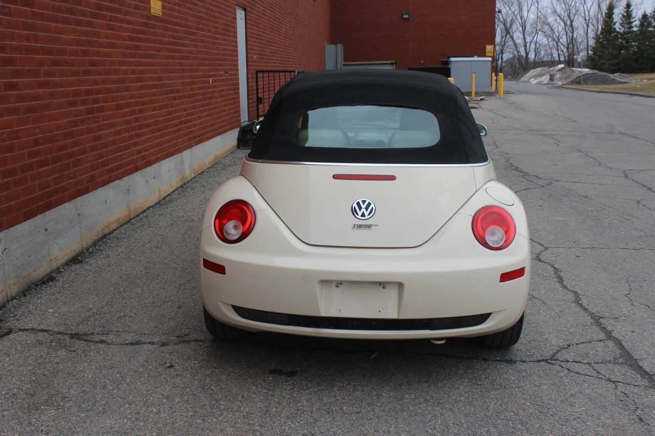 2009 Volkswagen New Beetle Convertible Comfortline Main Image