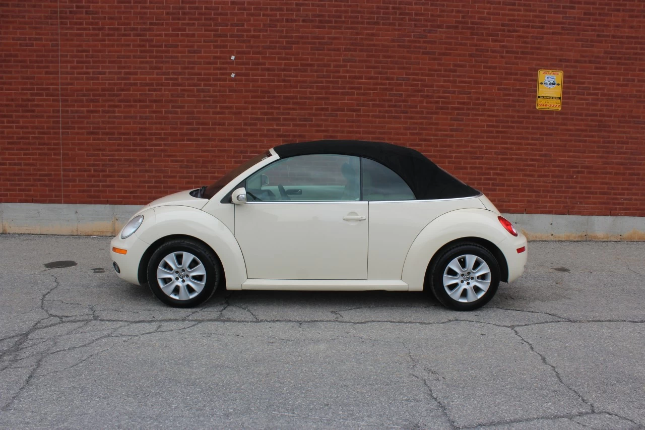 2009 Volkswagen New Beetle Convertible Comfortline Main Image