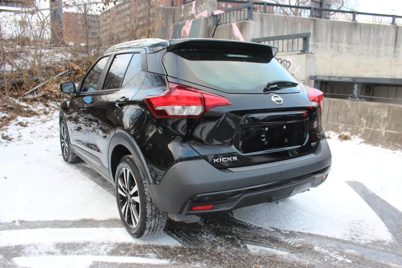2019 Nissan Kicks SR Image principale
