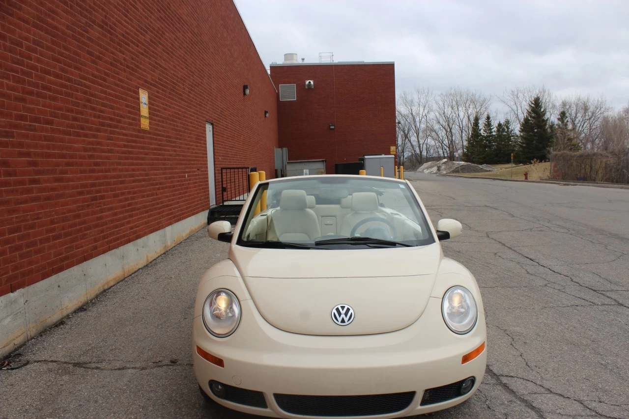 2009 Volkswagen New Beetle Convertible Comfortline Main Image