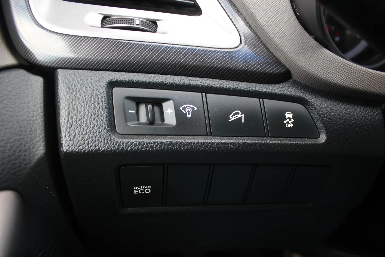 2013 Hyundai Santa Fe FWD 4dr 2.4L Auto Image principale