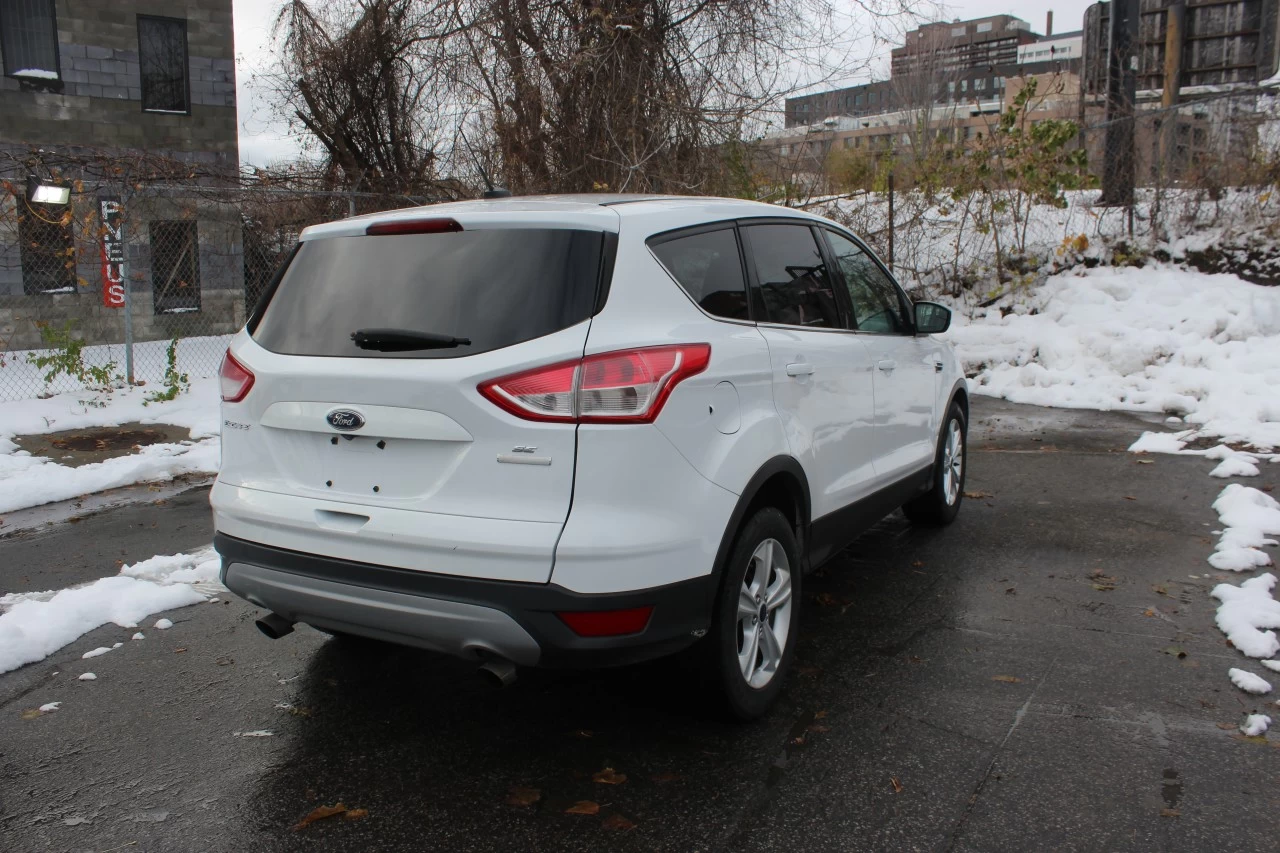 2016 Ford Escape SE Image principale