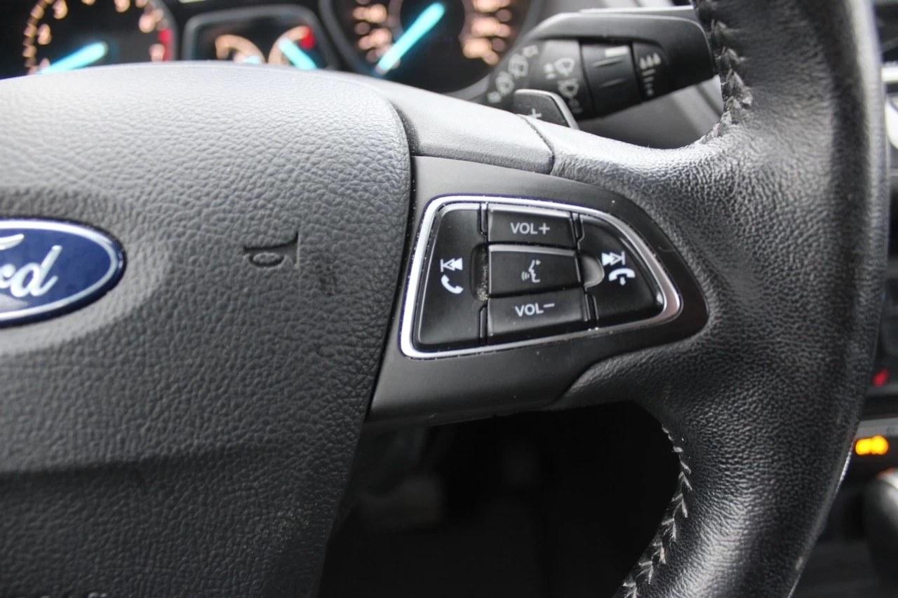 2017 Ford Escape Titanium Image principale