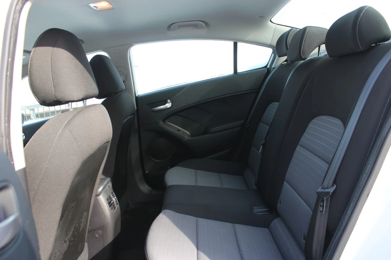2015 Kia Forte LX Image principale