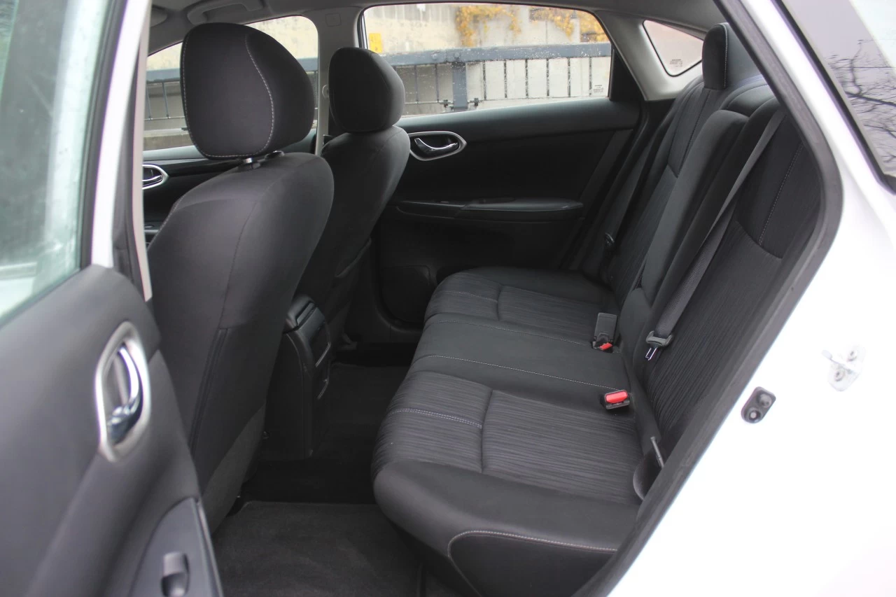 2017 Nissan Sentra SV Image principale