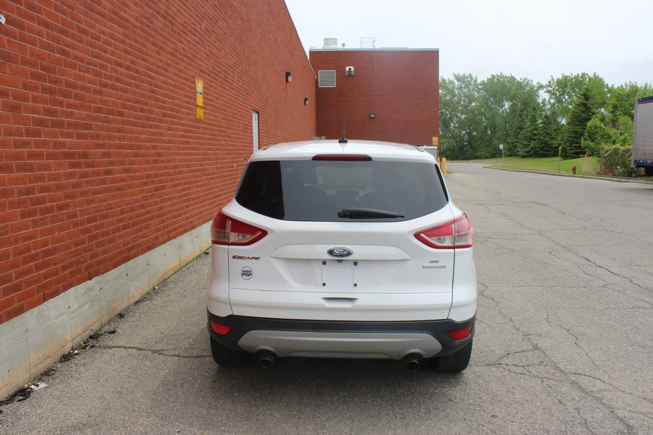 2016 Ford Escape SE Image principale