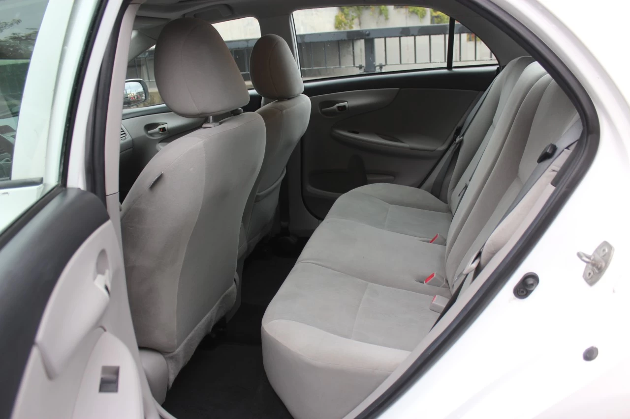 2013 Toyota Corolla CE Image principale