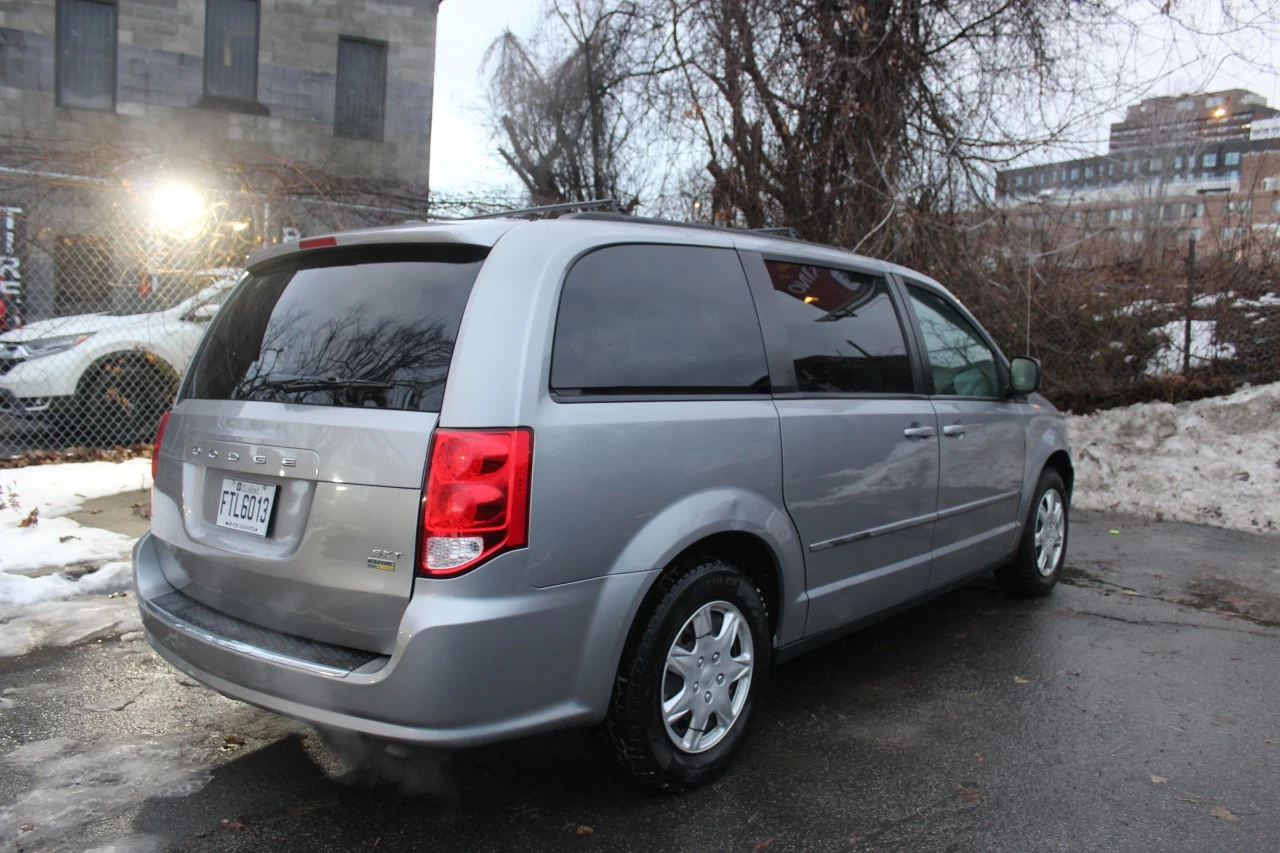 2016 Dodge Grand Caravan SXT Image principale
