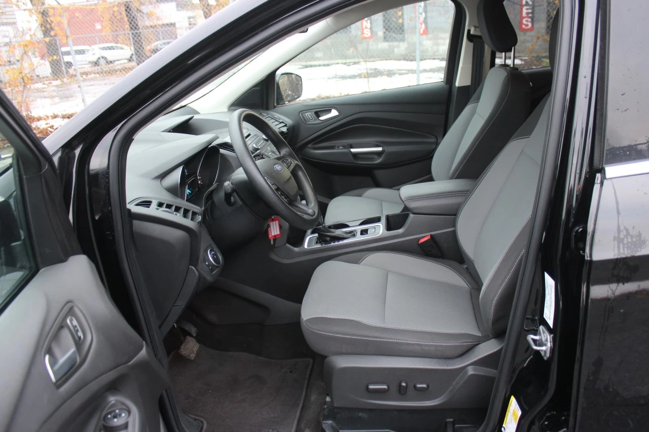 2018 Ford Escape SE Image principale