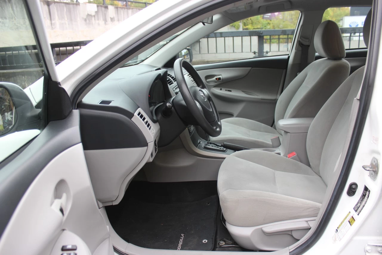 2013 Toyota Corolla CE Image principale