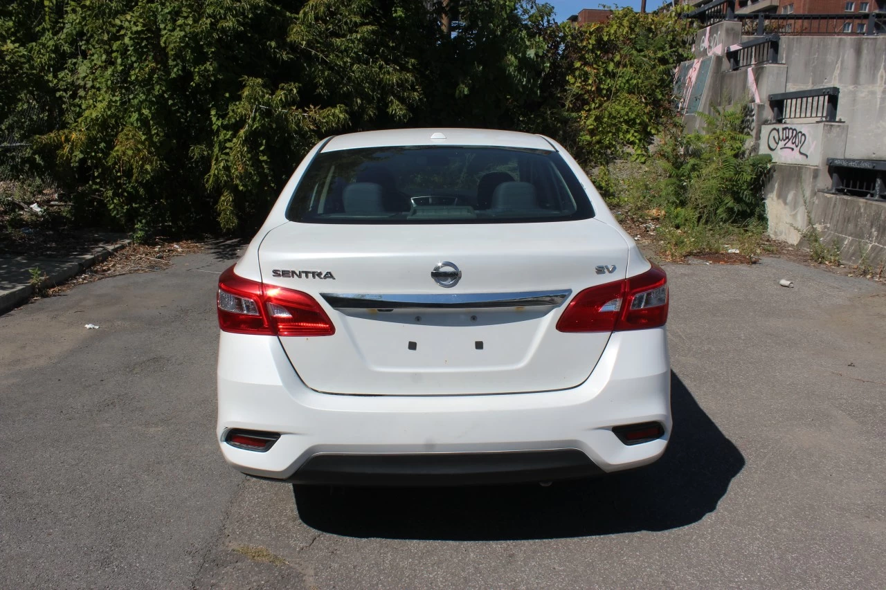 2017 Nissan Sentra SV Image principale