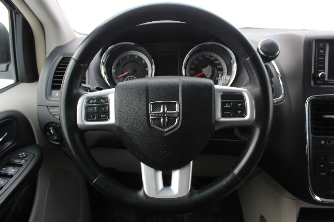 2016 Dodge Caravan Crew Image principale