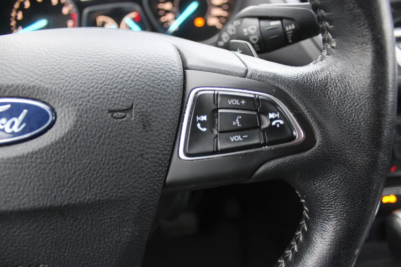 2017 Ford Escape Titanium Image principale