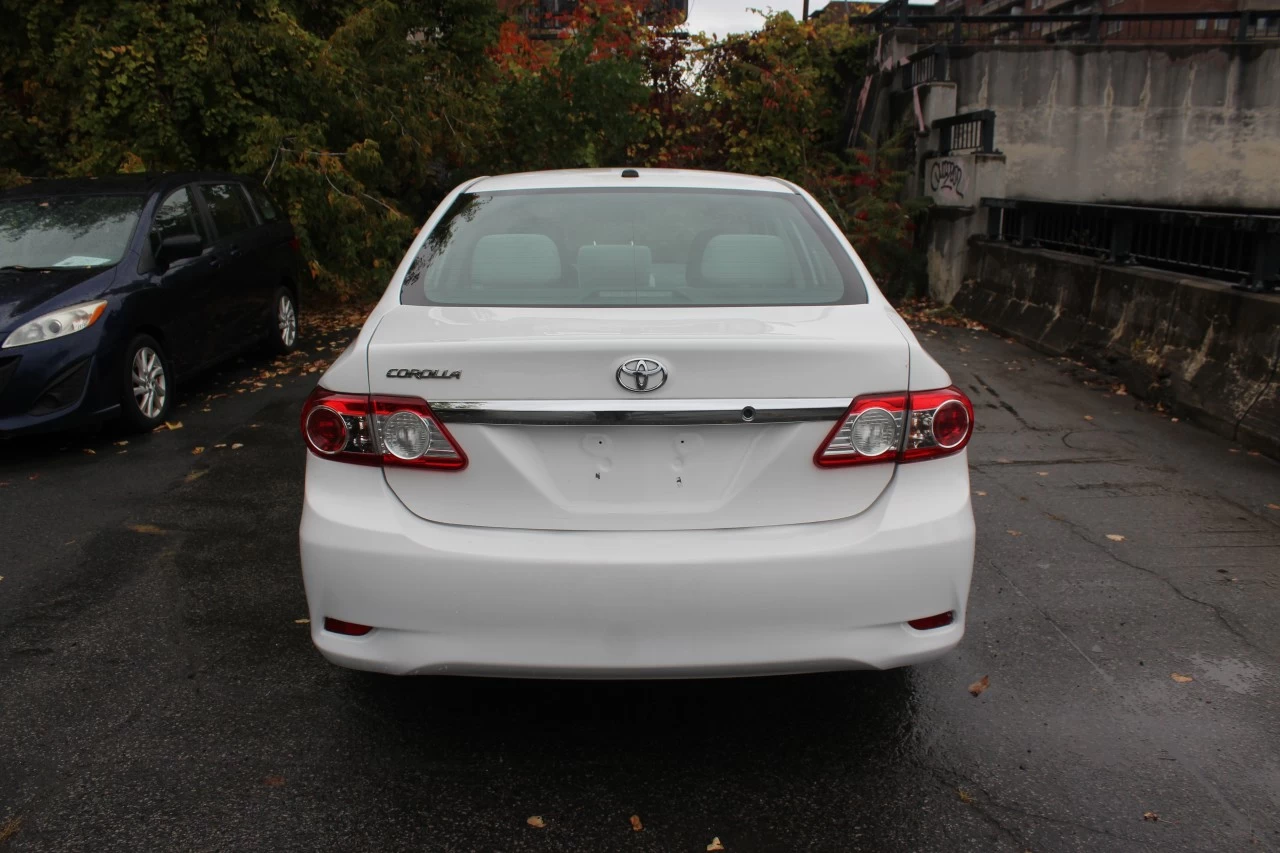 2013 Toyota Corolla CE Image principale